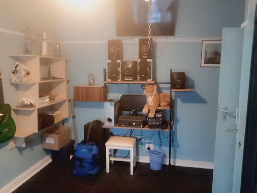 3 Bedroom Property for Sale in Vierfontein Free State